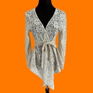 00's vintage cream floral lace y2k long sleeve asymmetrical wrap top MEDIUM suki